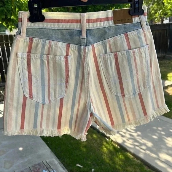 AMERICA EAGLE MOM SHORTS Women’s Size 0 Frayed Hem - Picture 2 of 5